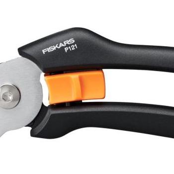 Fiskars kétpengés metszőolló Solid™ P121 kép