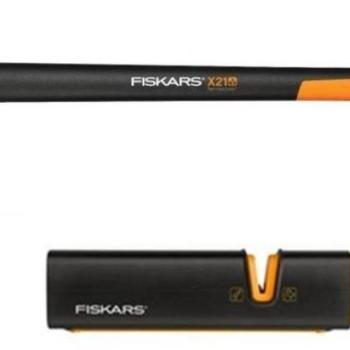 Fiskars X21 hasító fejsze és Xsharp késélező kép