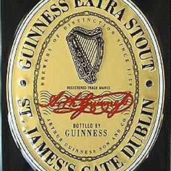 Guinness Logo, schwarzer Hintergrund - Fémtábla kép