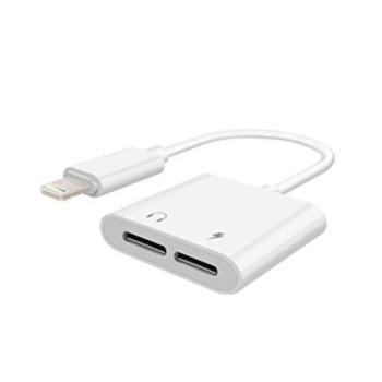 Lightning adapter, fejhallgató és töltő bemenettel kép