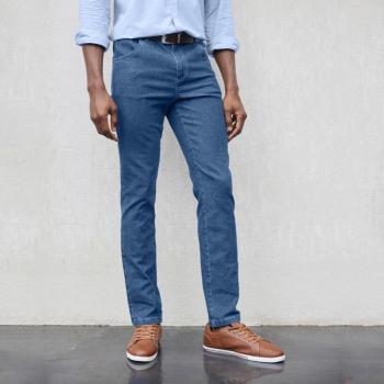 Extra kényelmes, egyenes szabású farmer rugalmas derékkal, belső szárhossz 82 cm kép