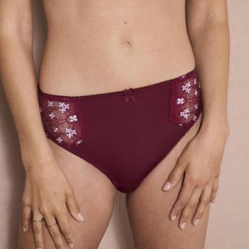 Klasszikus "Caminata" bugyi a Confidence Lingerie-től, mikroszálas anyagból, hímzéssel. kép